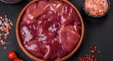 fresh-raw-chicken-or-beef-liver-with-salt-spices-and-herbs-photo fresh-raw-chicken-or-beef-liver-with-salt-spices-and-herbs-photo